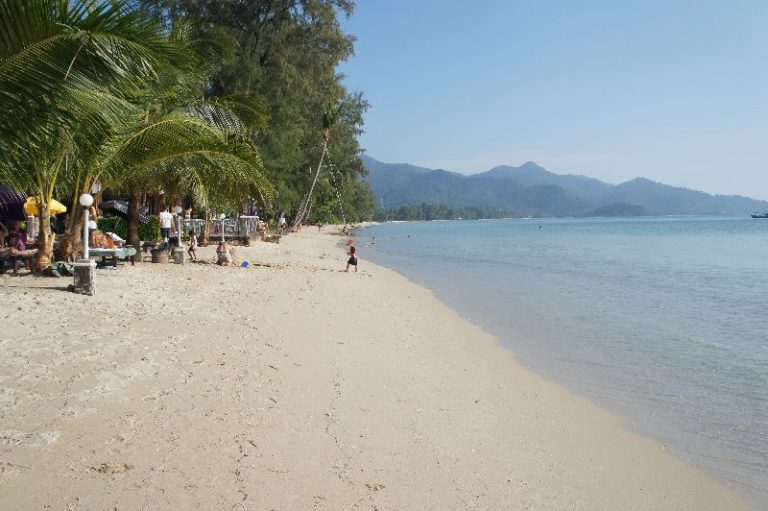 شاطئ klong phrao